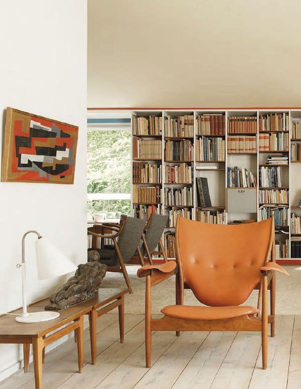 mid century decor with books | byBespoek