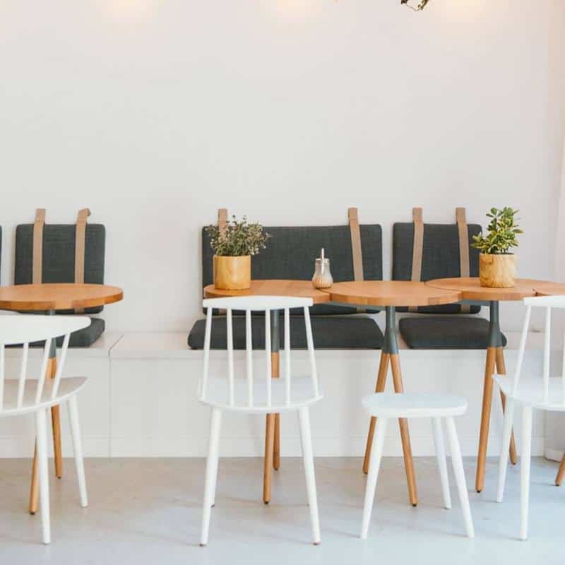 chairs in the restaurant | byBespoek